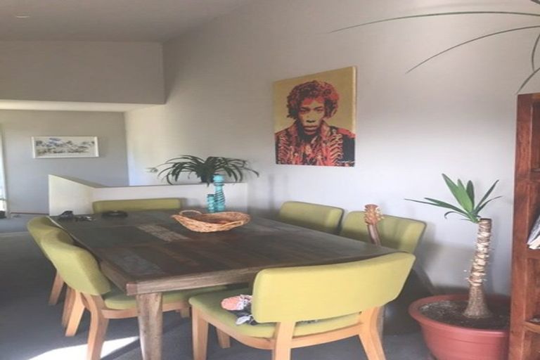 Photo of property in 100e Karepa Street, Brooklyn, Wellington, 6021