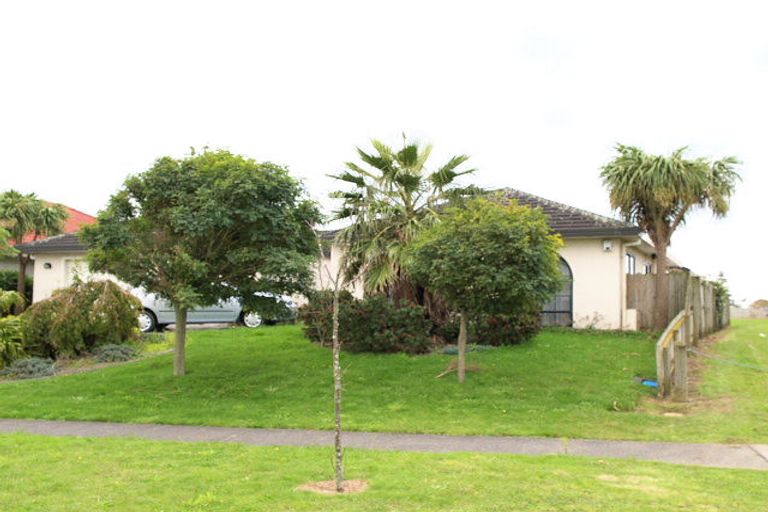 Photo of property in 14 Bowscale Place, Northpark, Auckland, 2013
