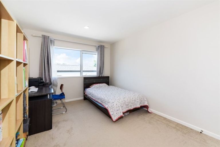 Photo of property in 20a Orton Street, Glenfield, Auckland, 0627