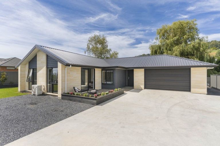 Photo of property in 8c Wingatui Road, Mosgiel, 9024