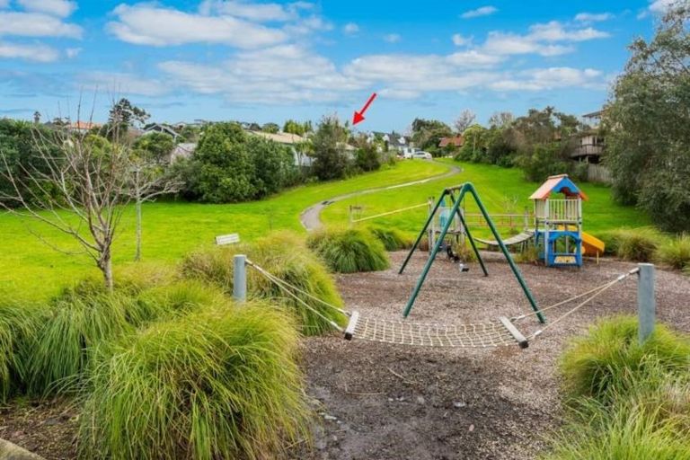 Photo of property in 100 Nigel Road, Browns Bay, Auckland, 0630