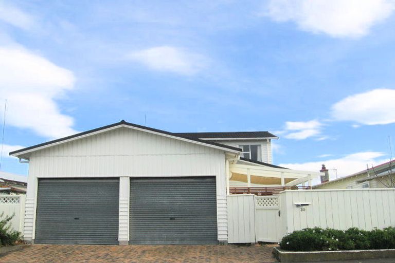 Photo of property in 20 Selwyn Road, Hospital Hill, Napier, 4110