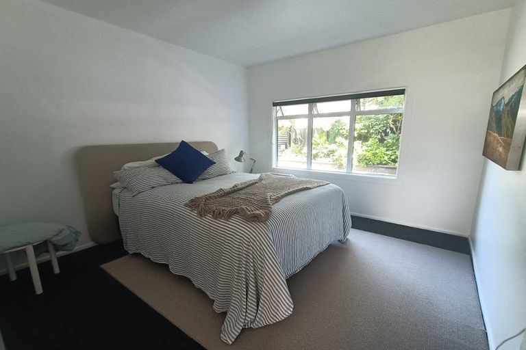 Photo of property in 277 Queens Drive, Lyall Bay, Wellington, 6022