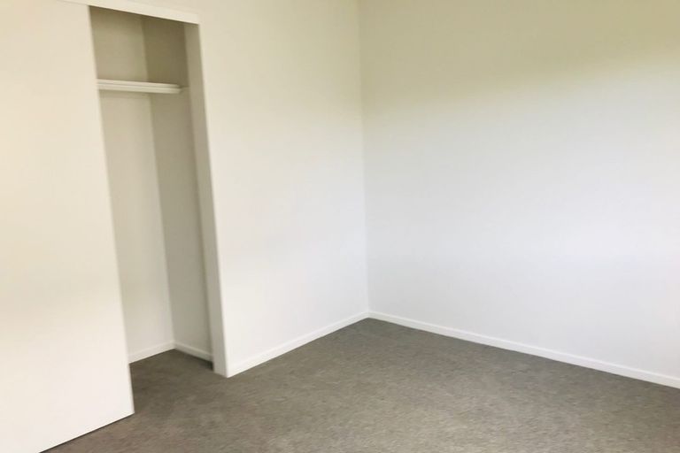 Photo of property in The Haven, 25/120 Beach Haven Road, Beach Haven, Auckland, 0626