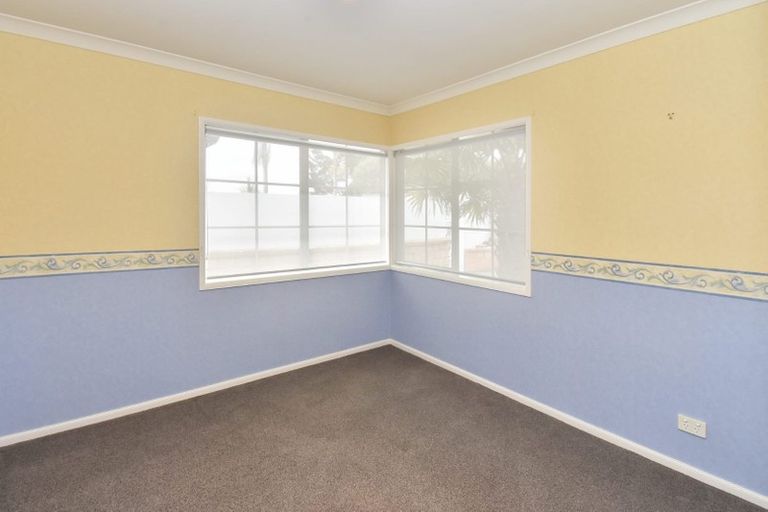 Photo of property in 8 Crannich Place, Wattle Downs, Auckland, 2103