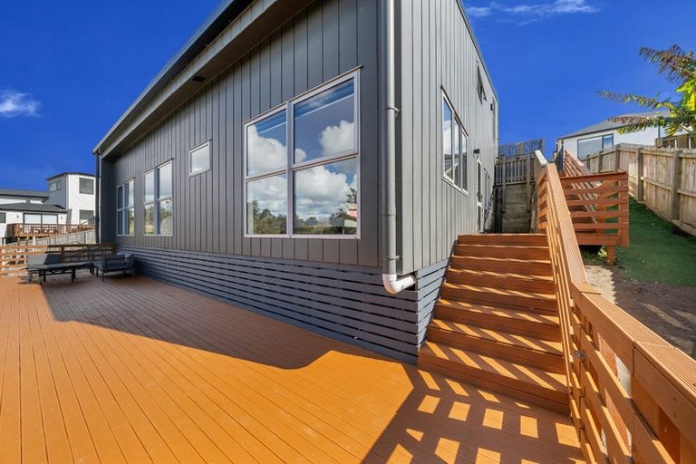 Photo of property in 6 Mara Waina Place, Swanson, Auckland, 0614