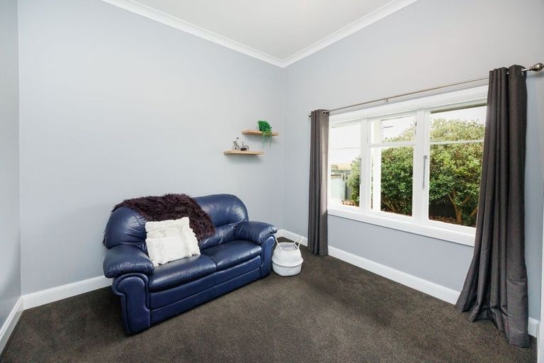 Photo of property in 6 A'court Street, Sanson, 4817