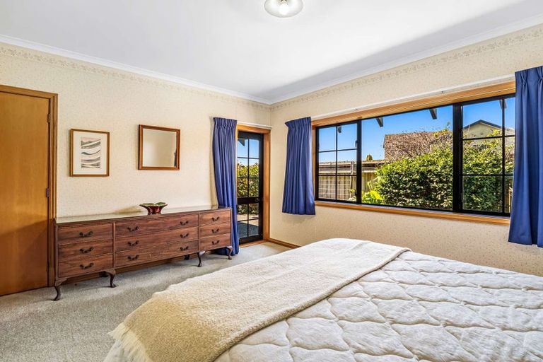 Photo of property in 43 Kilkenny Place, Fitzherbert, Palmerston North, 4410