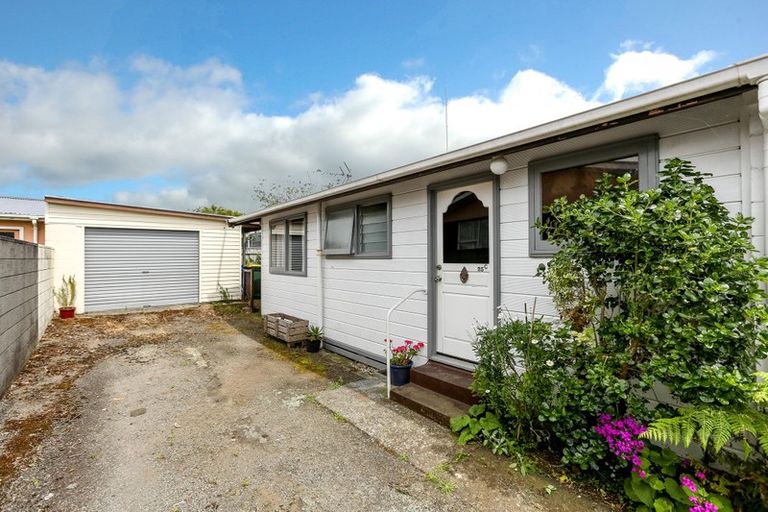 Photo of property in 25c Omata Road, Marfell, New Plymouth, 4310