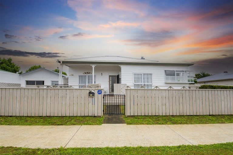 Photo of property in 14 Montgomery Street, Levin, 5510