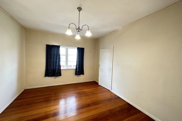 Photo of property in 3 Tawa Street, Woburn, Lower Hutt, 5010