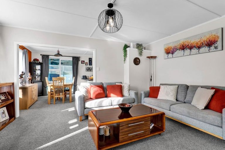 Photo of property in 19 Clearmont Crescent, Blagdon, New Plymouth, 4310