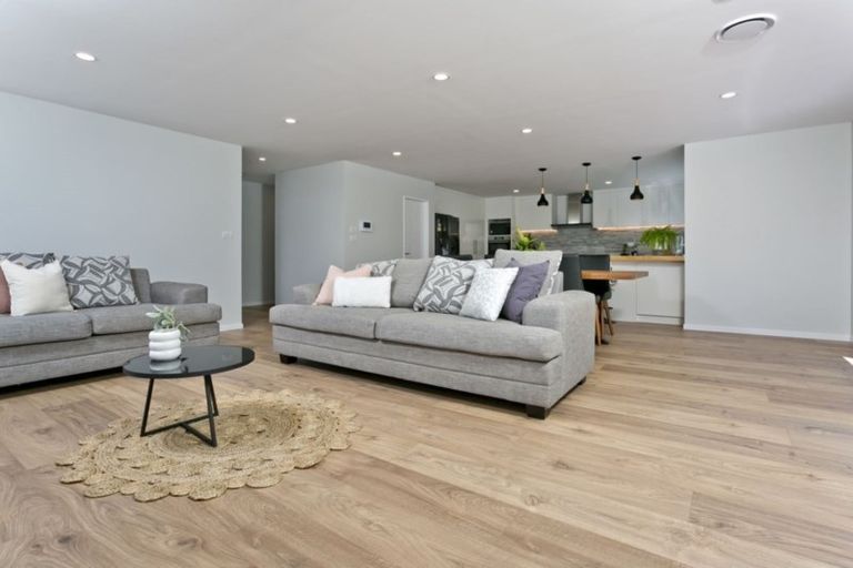 Photo of property in 29a Normanton Street, Glenfield, Auckland, 0629