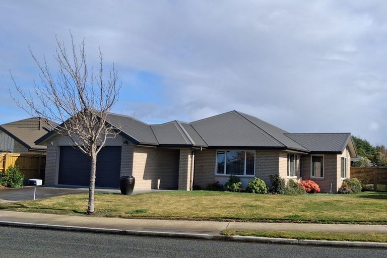 Photo of property in 4 Devlin Avenue, Rangiora, 7400