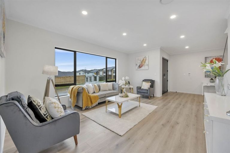 Photo of property in 59 Drumbuoy Drive, Flat Bush, Auckland, 2019