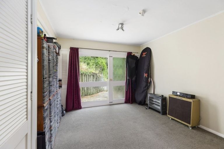Photo of property in 32 Newport Terrace, Seatoun, Wellington, 6022