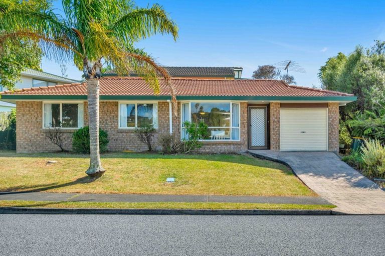 Photo of property in 43 Donald Street, Stanmore Bay, Whangaparaoa, 0932