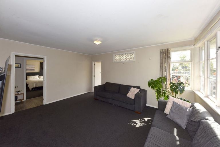 Photo of property in 1/15 Defoe Place, Waltham, Christchurch, 8023