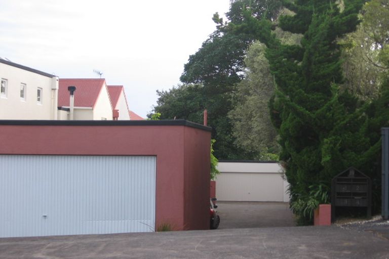 Photo of property in 2/19 Waiatarua Road, Remuera, Auckland, 1050