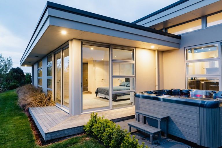 Photo of property in 28 Kayforce Road, Ocean View, Dunedin, 9035