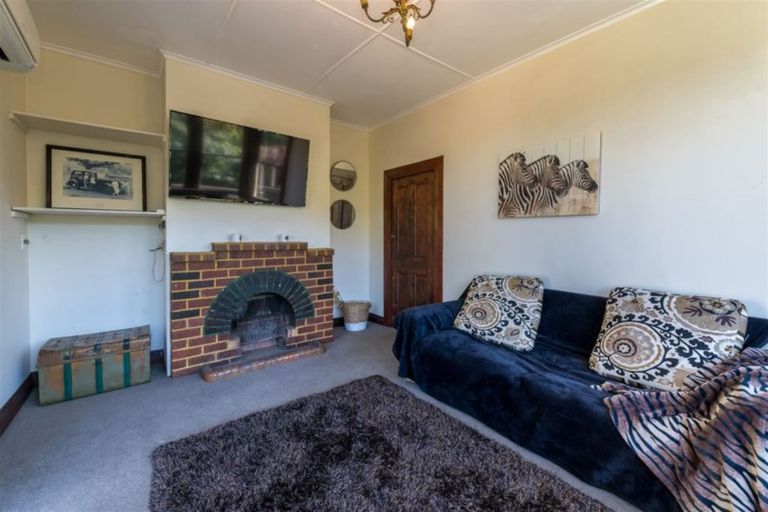 Photo of property in 52 Glen Road, Mornington, Dunedin, 9011