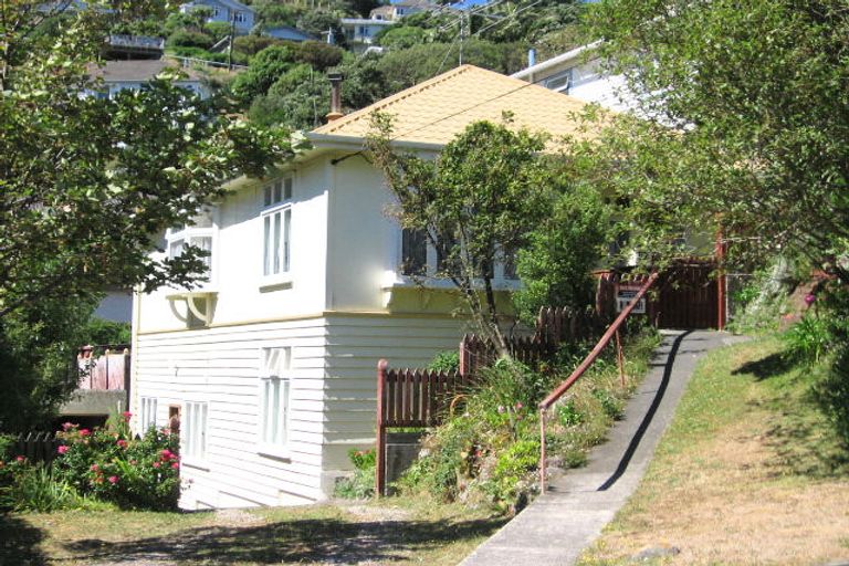 Photo of property in 103 Melbourne Road, Island Bay, Wellington, 6023