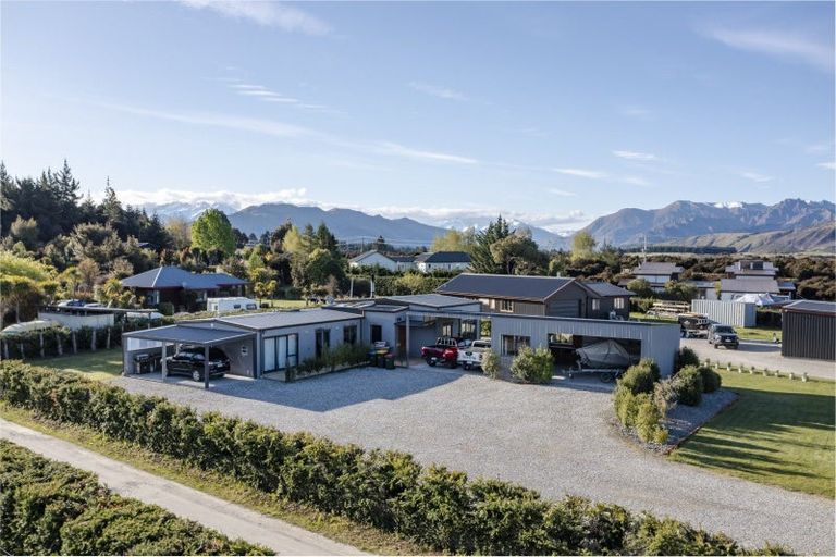 Photo of property in 911 Aubrey Road, Albert Town, Wanaka, 9305