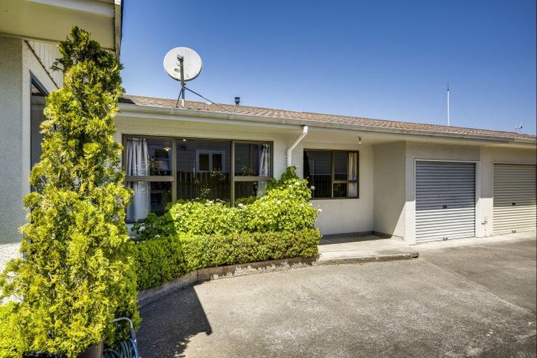 Photo of property in 2/802 Victoria Street, Parkvale, Hastings, 4122