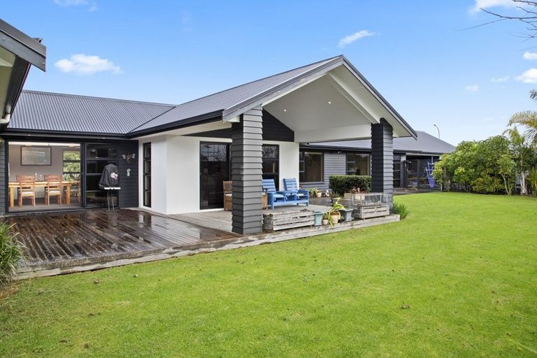 Photo of property in 4 Goble Road, Clarks Beach, Pukekohe, 2679