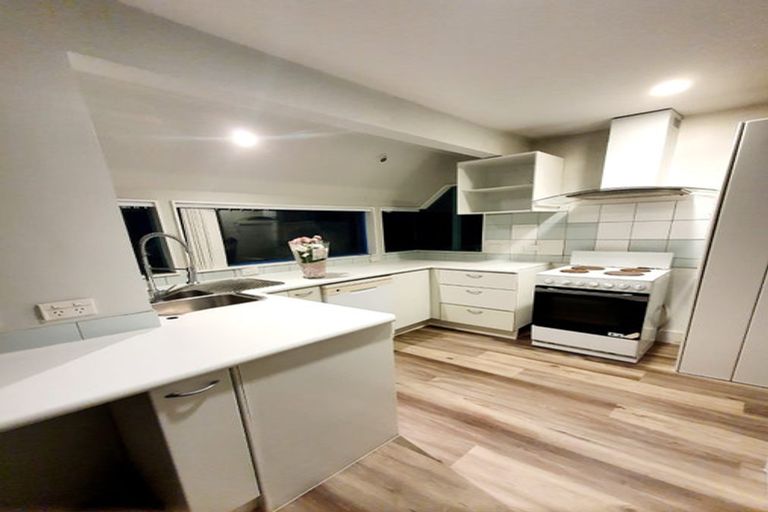 Photo of property in 1/38 Gulf View Road, Murrays Bay, Auckland, 0630