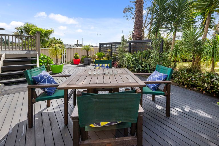 Photo of property in 62 Hamilton Drive, Waiuku, 2123