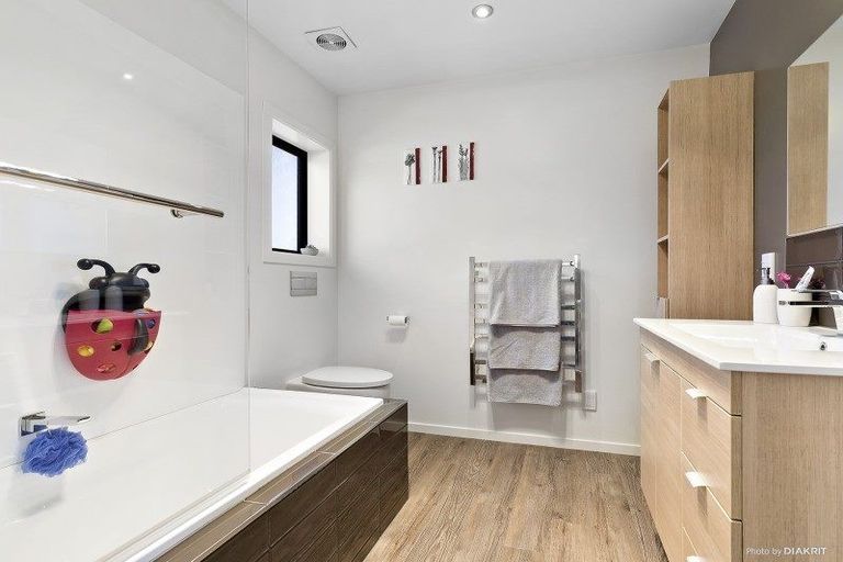 Photo of property in 22 Cresswell Place, Johnsonville, Wellington, 6037