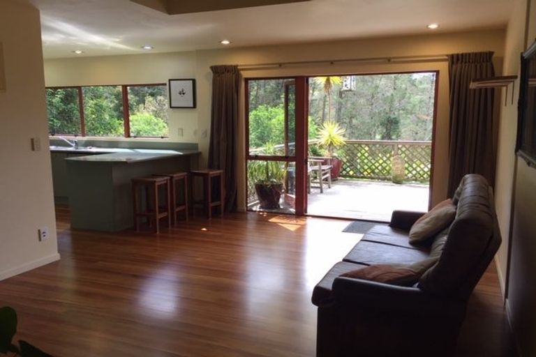 Photo of property in 142 Wade River Road, Wade Heads, Whangaparaoa, 0932