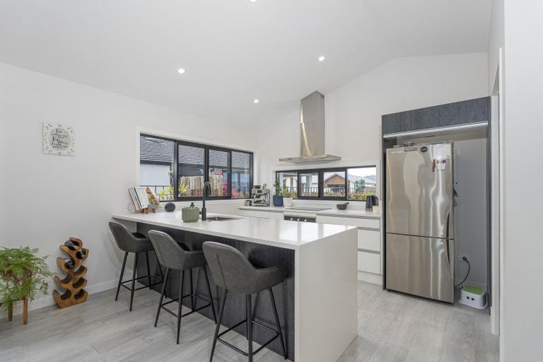 Photo of property in 4 Ngaroma Crescent, Whitianga, 3510