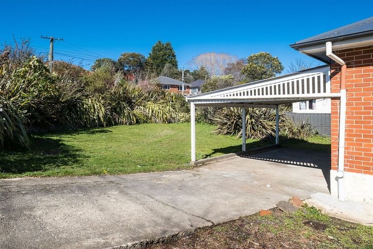 Photo of property in 1 Centennial Avenue, Helensburgh, Dunedin, 9010