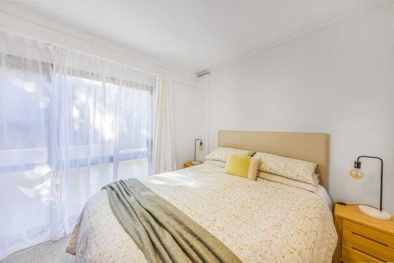 Photo of property in 55 Dignan Street, Point Chevalier, Auckland, 1022