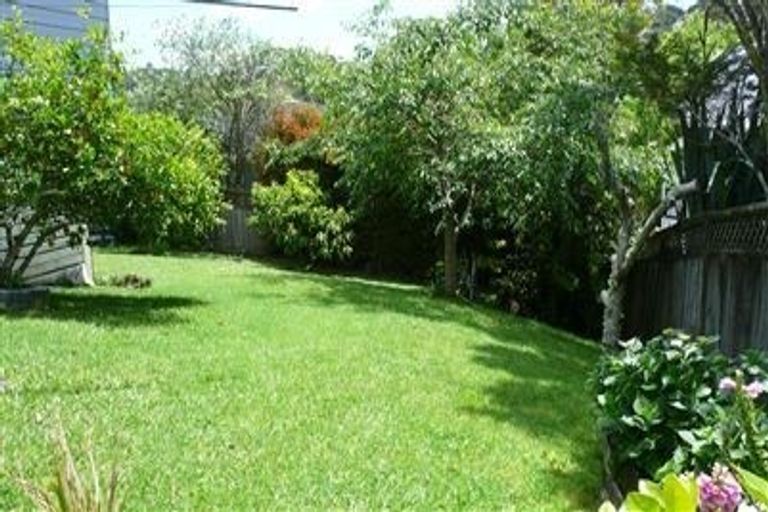 Photo of property in 2/141 Spinella Drive, Bayview, Auckland, 0629