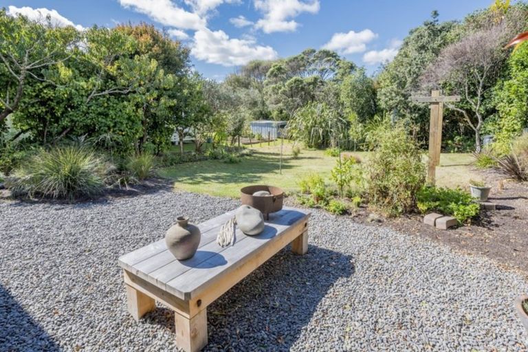 Photo of property in 18 The Avenue, Otaki Beach, Otaki, 5512