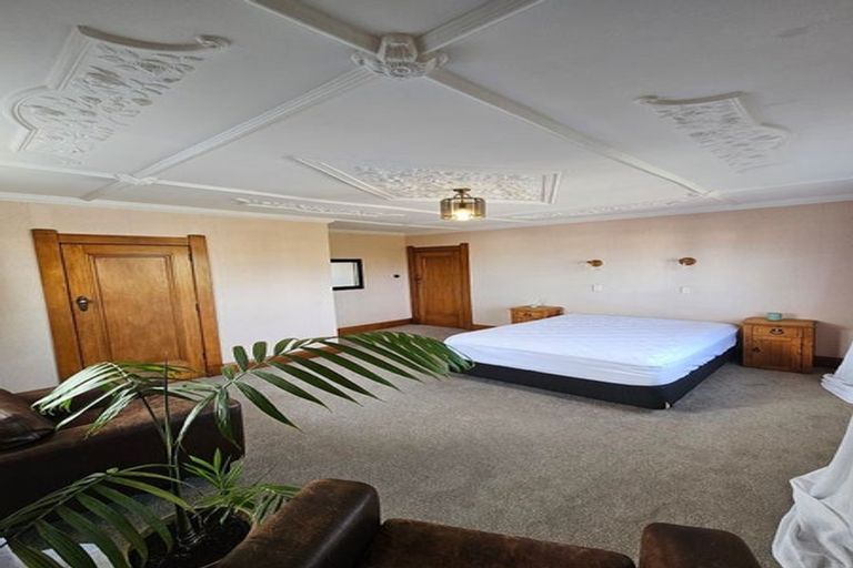 Photo of property in 6 Ridge Lane, New Plymouth, 4310