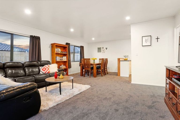 Photo of property in 5a Arney Road, Ranui, Auckland, 0612