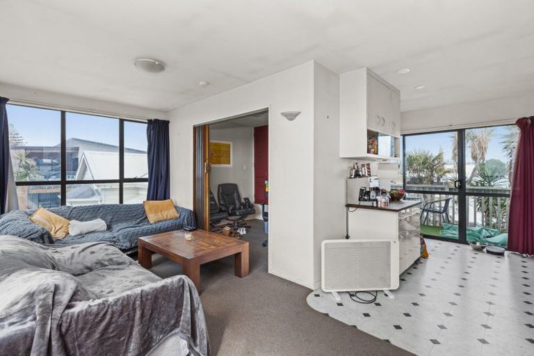 Photo of property in 653 Marine Parade, Napier South, Napier, 4110