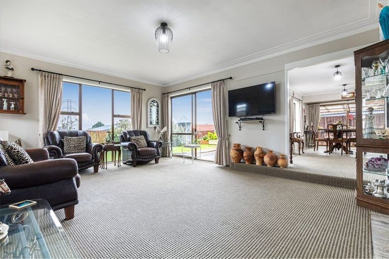 Photo of property in 106 Everglade Drive, Totara Heights, Auckland, 2105