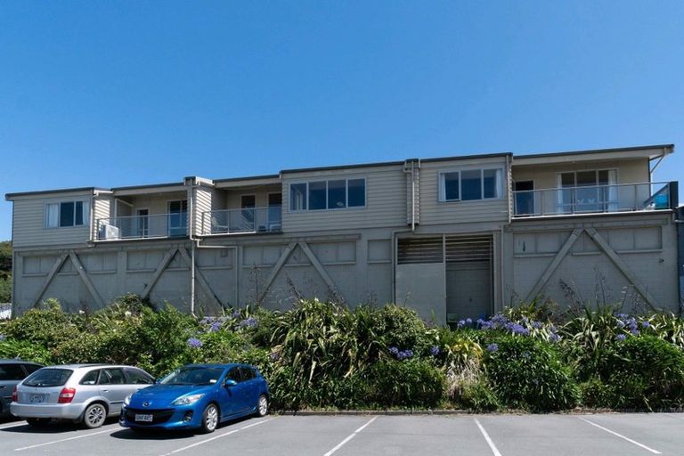 Photo of property in 5/20 Main Road, Tawa, Wellington, 5028