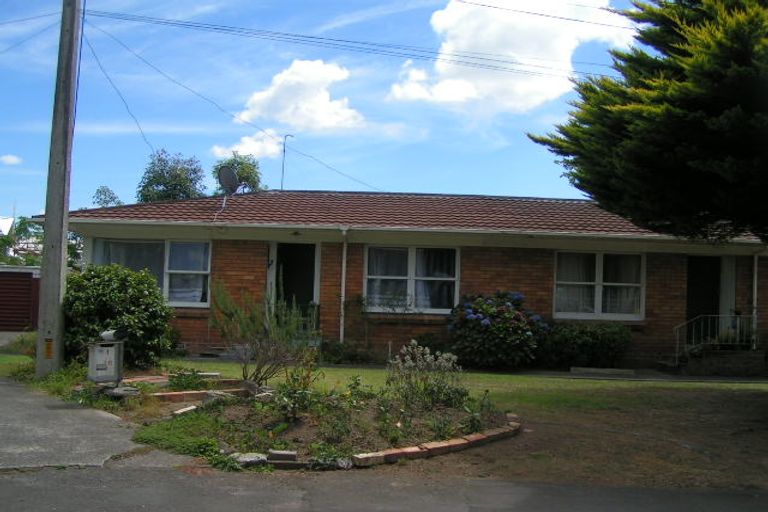 Photo of property in 2/10 Princes Street, Northcote Point, Auckland, 0627