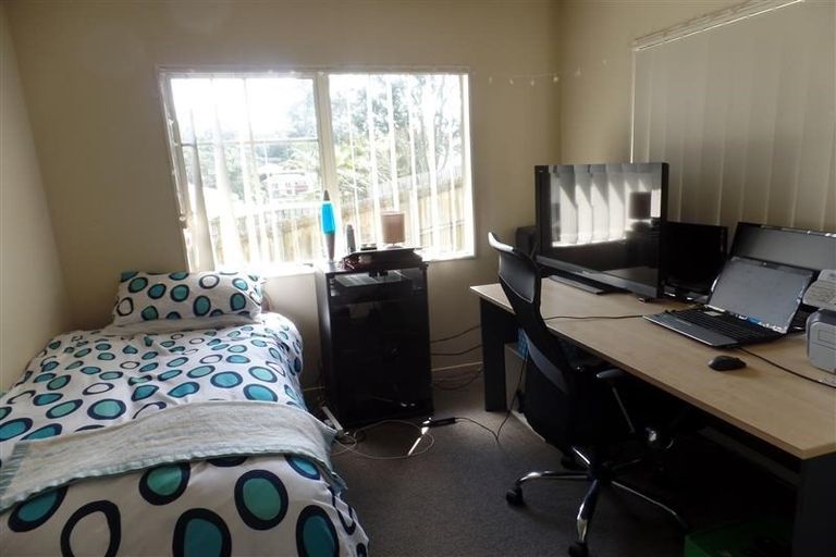 Photo of property in 12 Landvale Court, Browns Bay, Auckland, 0630