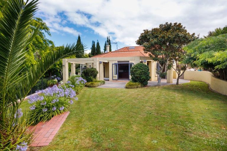 Photo of property in 5 The Oaks, Awapuni, Palmerston North, 4412