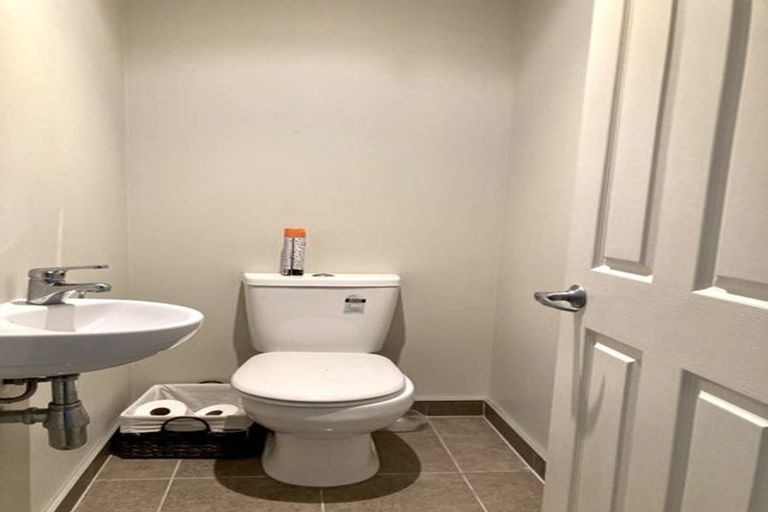 Photo of property in 4b Virginia Street, Henderson, Auckland, 0612