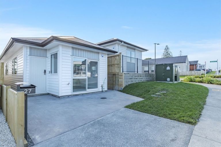 Photo of property in 27 Matakohe Road, Westgate, Auckland, 0814