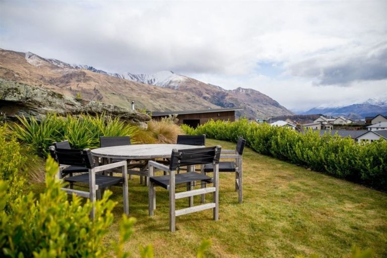 Photo of property in 32 Niger Street, Wanaka, 9305