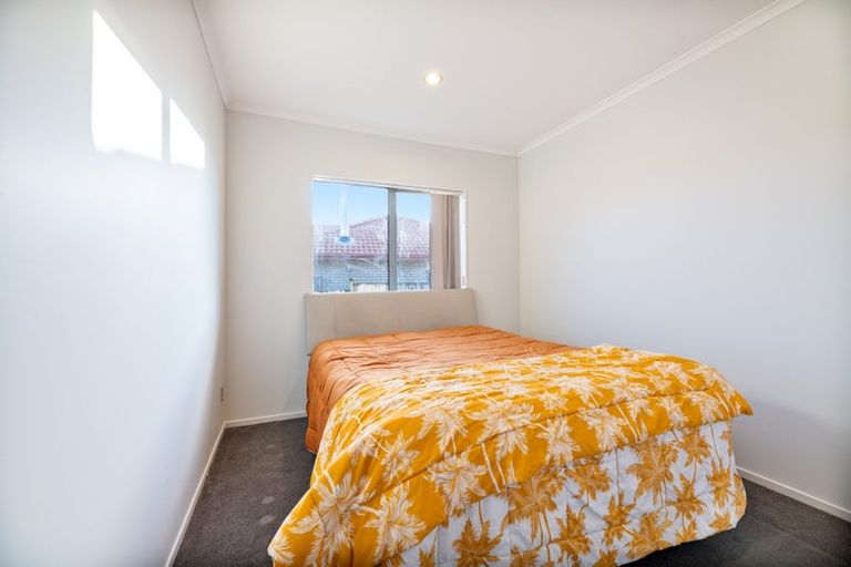 Photo of property in 6 Jezero Drive, Massey, Auckland, 0614